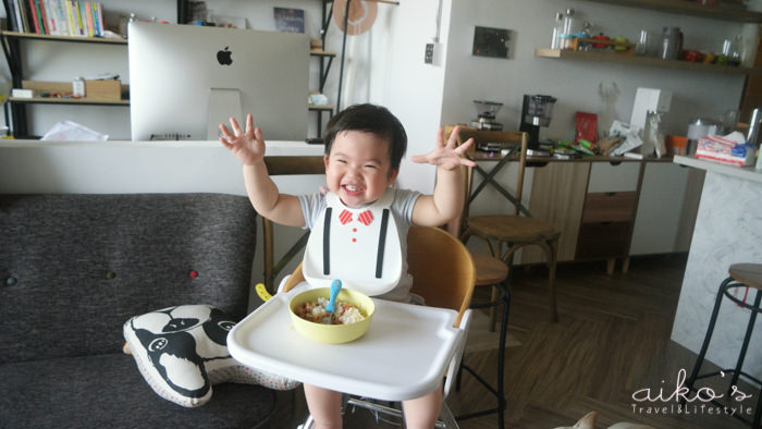 【育兒好物】英國The Good Time立體矽膠圍兜，寶寶穿新衣又能保持餐後整潔的小撇步。