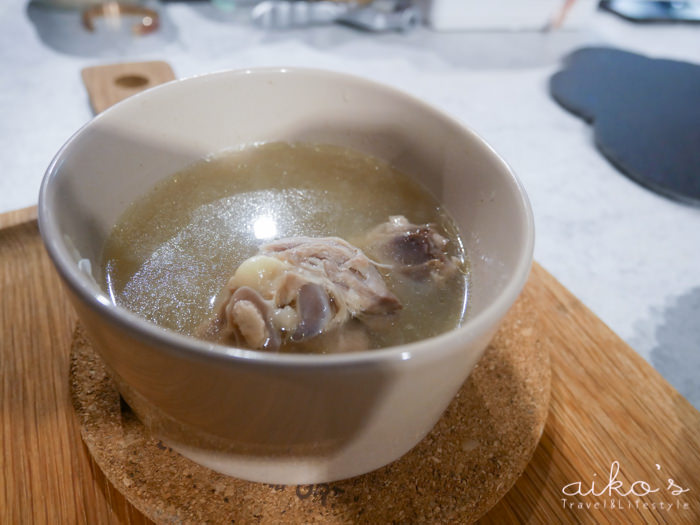 【中式料理】感冒必備暖呼呼湯品～洋蔥雞湯。