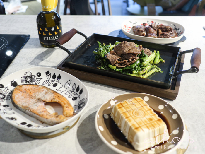 【中式料理】芥藍炒牛肉，鐵板鑊氣配上牛小排燒烤片就是美味。