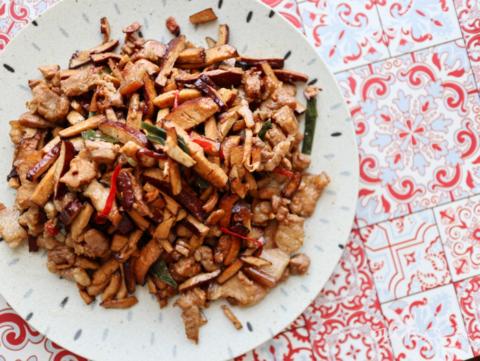 【中式料理】豆乾肉絲，正統偷飯賊的下飯菜。