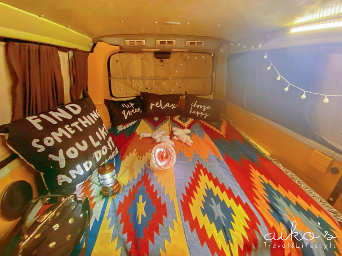 【T4露營車】天棚飾板噴漆改色、晚安套件遮陽簾、一秒座椅變車床模式。