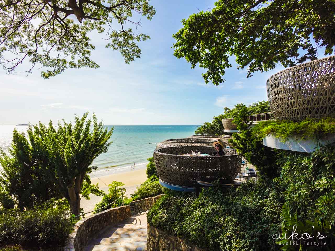 【遊芭達雅】The Sky Gallery Pattaya｜懸崖邊的海景餐廳，可步行到海灘～網美必訪IG打卡點