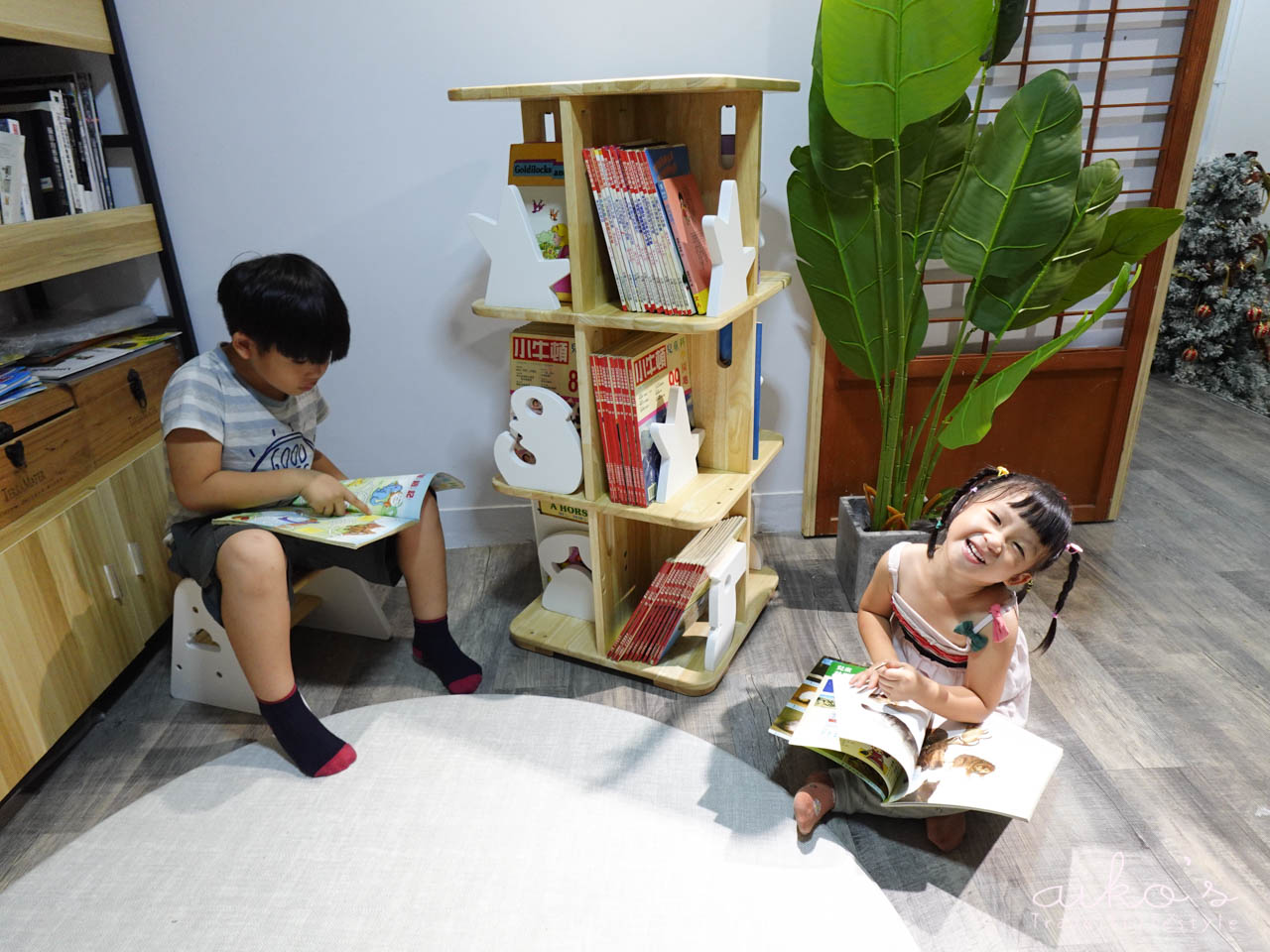 【育兒好物】愛兒館旋轉書櫃、自主學習幫幫凳，創造孩子的自主閱覽室！