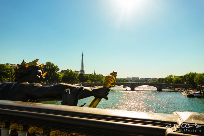 【歐遊42天】巴黎超值塞納河游船Bateaux Mouches，航程一小時只要5美金。