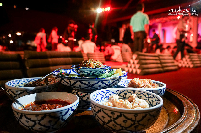 【泰國清邁】Khum KhanToke康托克帝王餐，無限填補你的空碗、蘭納舞蹈表演與夢幻天燈！