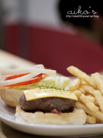 【漢堡大亨】BURGER HUNTER美式漢堡店，雞腿排令人驚艷！