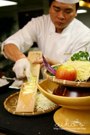【來吃到飽】華國飯店Ｔ　Ｃｕｂｅ多國自助餐，種類多到吃不完啊！！！
